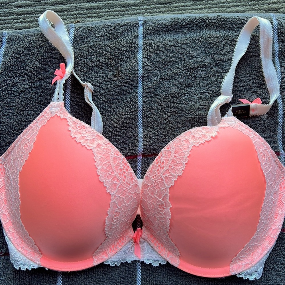 New Victoria secret bra
